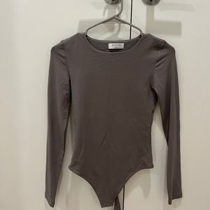 Aritzia Babaton Size Small Long Sleeve bodysuit grey